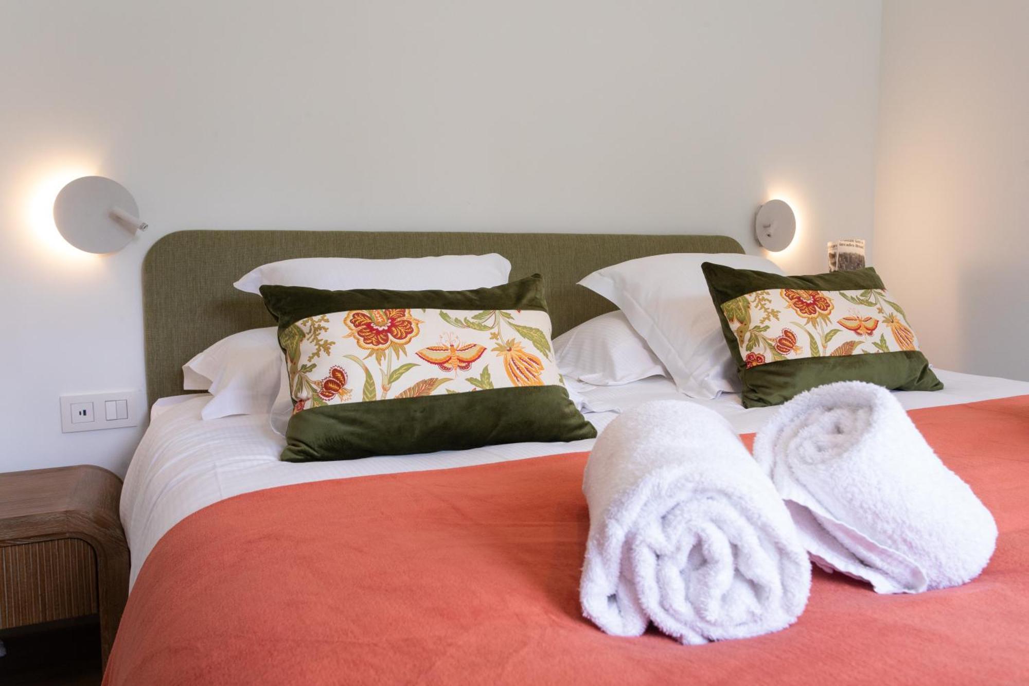 Hotel Le Verger Maelvi غريمو المظهر الخارجي الصورة
